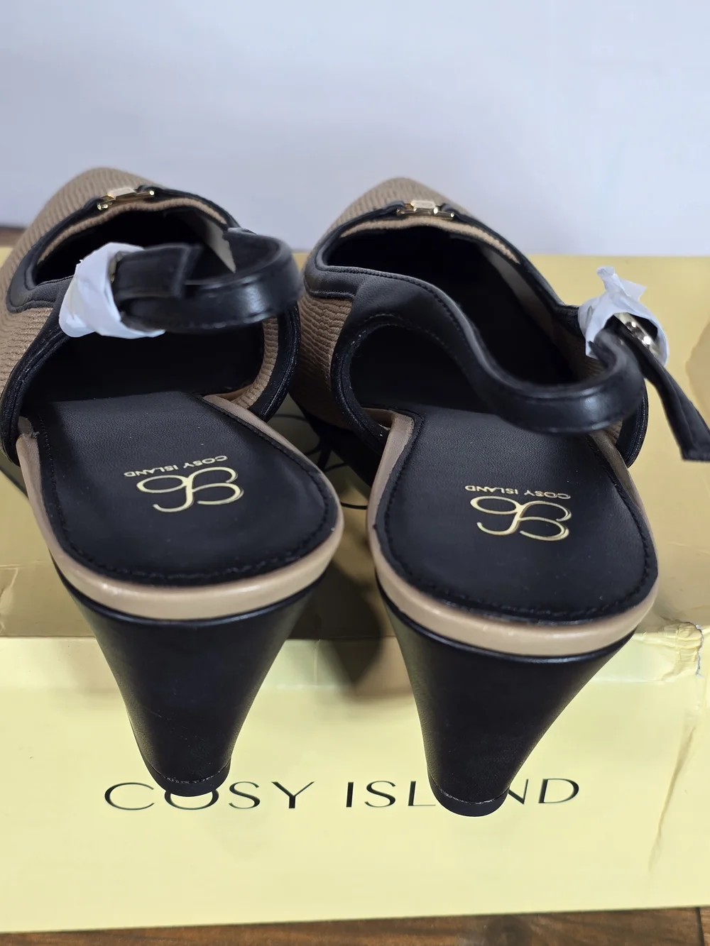 Cosy Island Beige Black Wedge Slingback Shoes Size 8.5